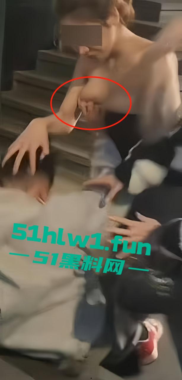 全网疯传兰桂坊MMA斗战现场画面，惊现一招制敌【龙抓手】好男不和女斗但渣男专挑女斗。  第8张