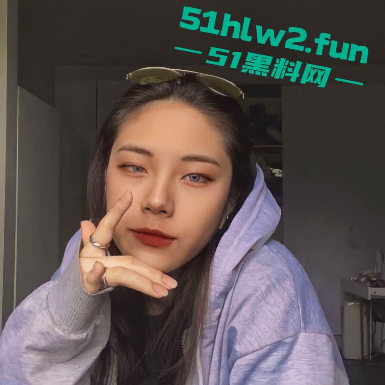 上海戏剧学院系花【王欣彤】绝美颜值学生妹，高挑御姐身材逆天长腿加粉嫩小穴全裸自慰勾引金主求包养。  第10张