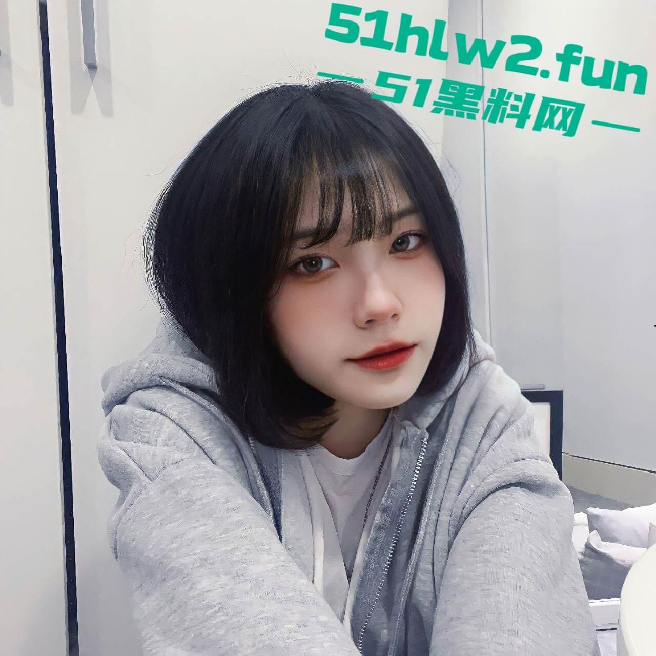 上海戏剧学院系花【王欣彤】绝美颜值学生妹，高挑御姐身材逆天长腿加粉嫩小穴全裸自慰勾引金主求包养。  第12张