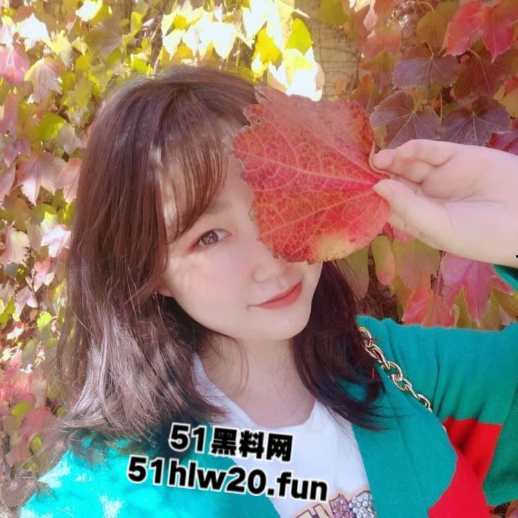 福建厦门大学【何玥桐】文艺范反差婊，美乳白嫩硕大被网恋对象把裸照视频发网上炫耀曝光。  第1张