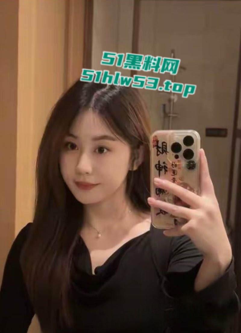 山西高平县抖音小主播【牛梓琪】性爱视频流出,手捧大屌蒙眼口交无套后入爆操淫叫不断! 第3张 山西高平县抖音小主播【牛梓琪】性爱视频流出,手捧大屌蒙眼口交无套后入爆操淫叫不断! 第3张