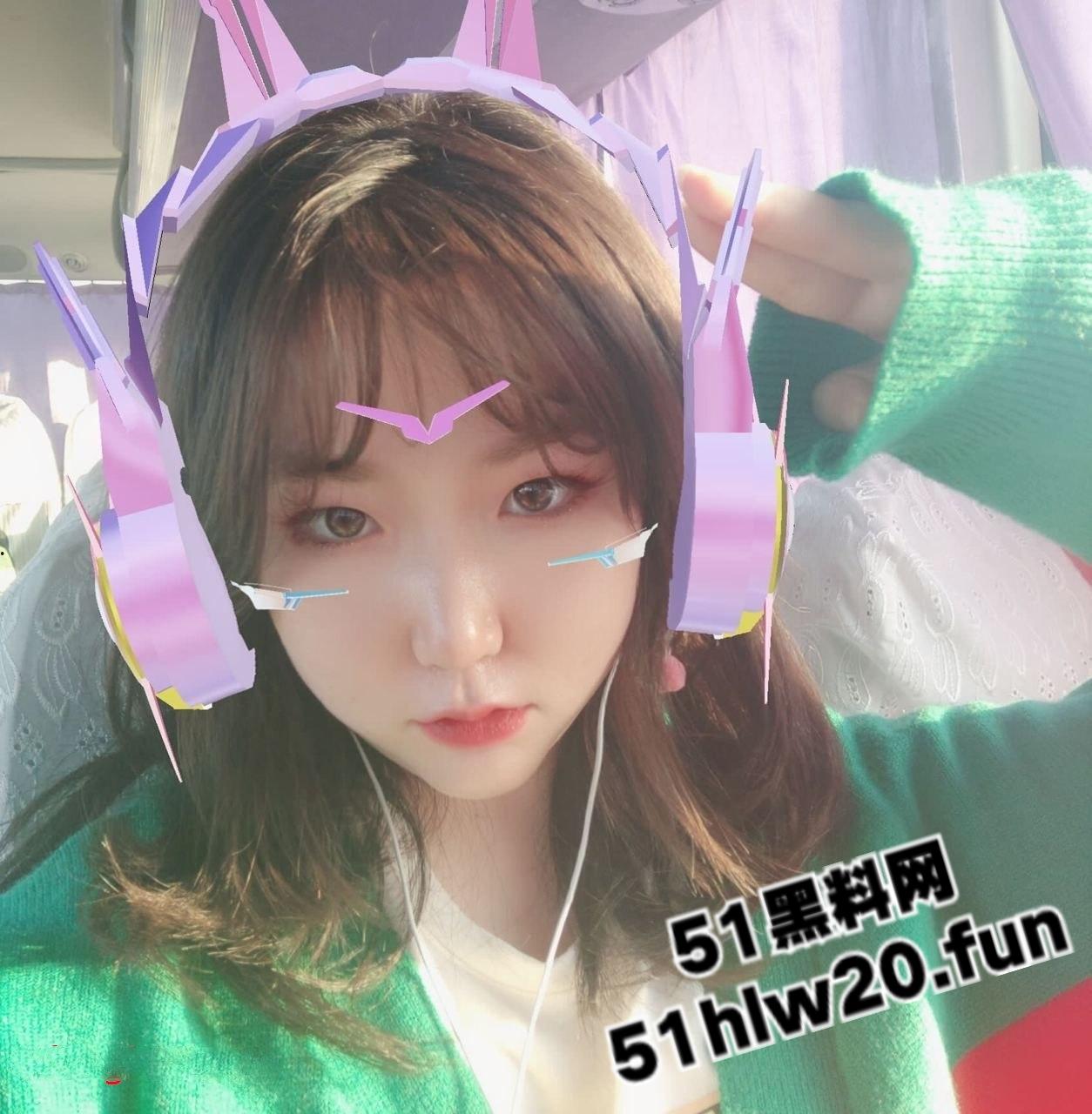 福建厦门大学【何玥桐】文艺范反差婊，美乳白嫩硕大被网恋对象把裸照视频发网上炫耀曝光。  第6张