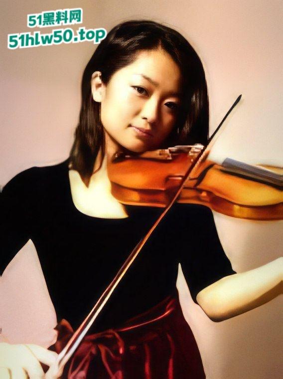 白富美颜值女神惨遭屌丝男友拍下不雅视频，小提琴拉得那么好私下吹箫技术也是旗鼓相当！  第8张