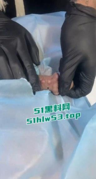 天津扫黑除恶漏网之鱼,抖音网红【墨心纹画】持枪威胁多名女性发生关系还给女的逼里入珠! 第6张 天津扫黑除恶漏网之鱼,抖音网红【墨心纹画】持枪威胁多名女性发生关系还给女的逼里入珠! 第6张