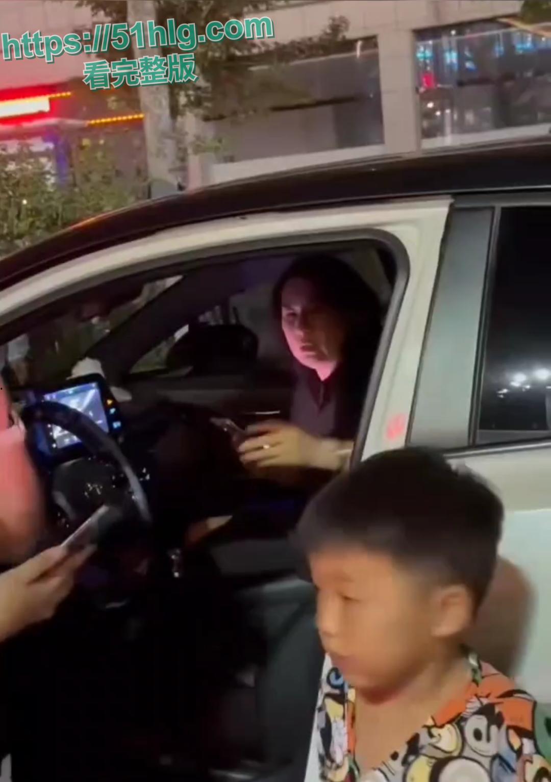 【河南商丘】万达家庭丑闻震撼事件:小姨与外甥的淫乱关系曝光,争吵变成血战街头 第1张 【河南商丘】万达家庭丑闻震撼事件:小姨与外甥的淫乱关系曝光,争吵变成血战街头 第1张