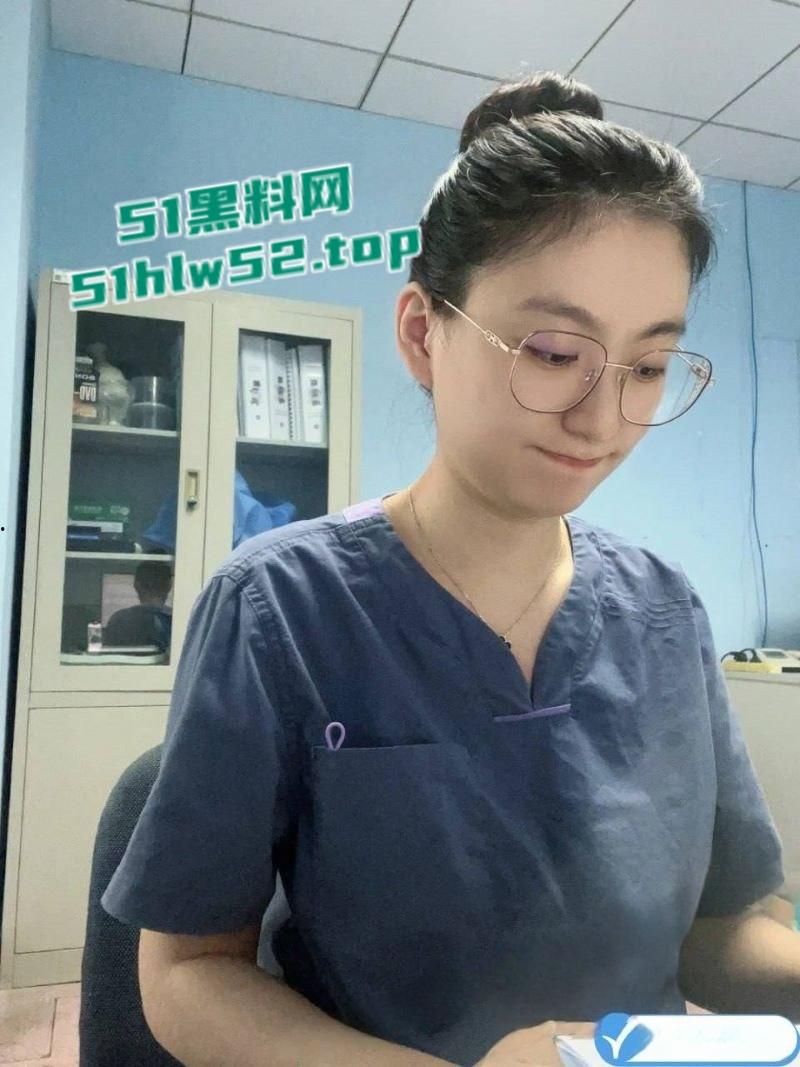 极品反差医生【陈漂亮】和科室领导乱搞医院激战,约炮视频曝光,后入爆操淫水狂流! 第5张 极品反差医生【陈漂亮】和科室领导乱搞医院激战,约炮视频曝光,后入爆操淫水狂流! 第5张