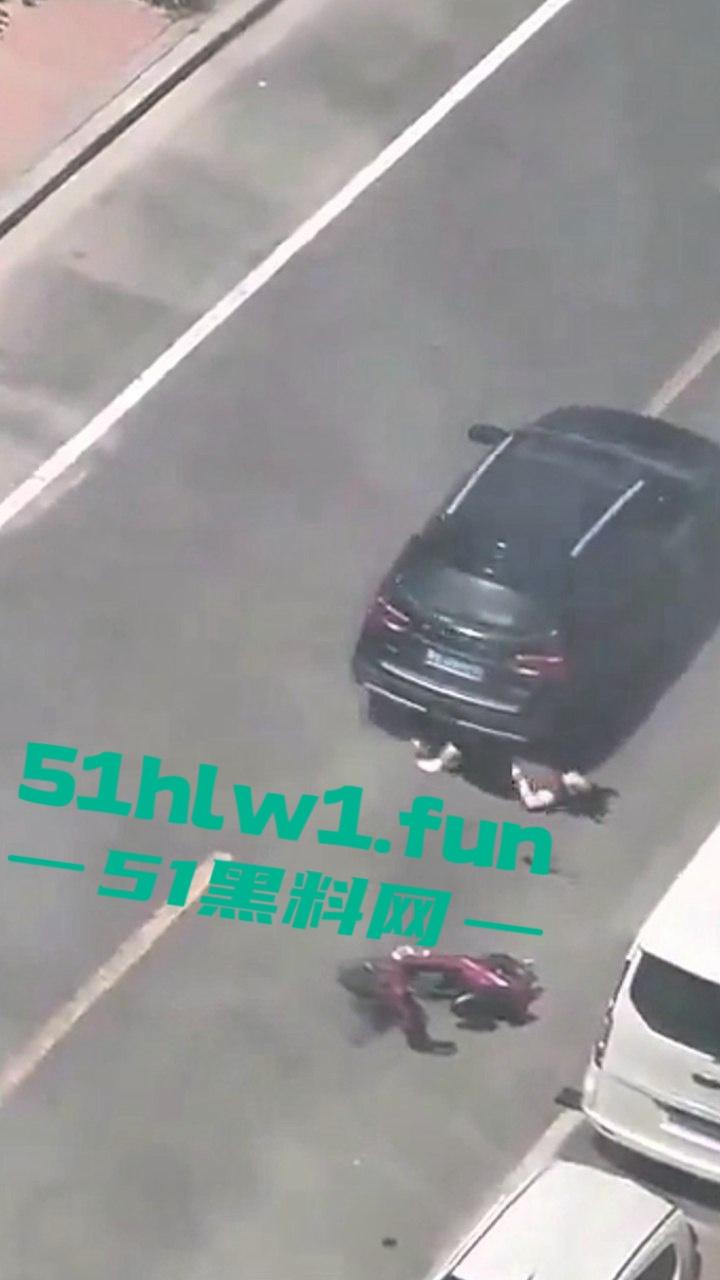 山东东营市变态渣男,开车将妻子撞倒后,反复碾压至其死亡,目前已被警方抓捕,估计是要死刑了! 第1张 山东东营市变态渣男,开车将妻子撞倒后,反复碾压至其死亡,目前已被警方抓捕,估计是要死刑了! 第1张