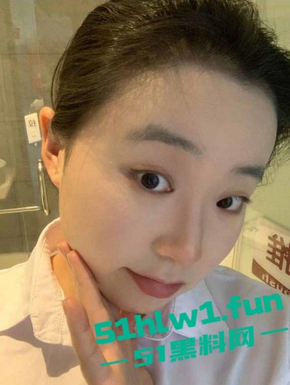 辽宁朝阳【崔海鑫】宁德霞浦高速服务区中化加油站员工，出轨约炮网友视频曝光。  第1张