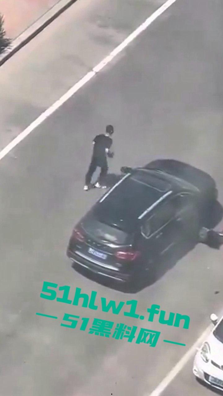 山东东营市变态渣男,开车将妻子撞倒后,反复碾压至其死亡,目前已被警方抓捕,估计是要死刑了! 第9张 山东东营市变态渣男,开车将妻子撞倒后,反复碾压至其死亡,目前已被警方抓捕,估计是要死刑了! 第9张