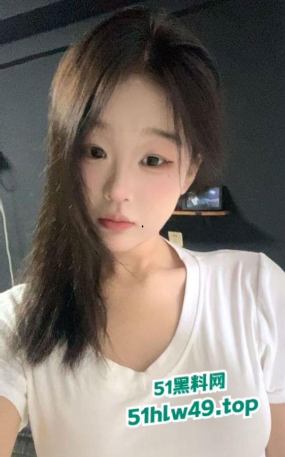 包头骚逼学生妹【余欣】清纯性感骚妹被瓜友从兄弟那撬来，一起同居疯狂做爱小穴真是超嫩啊！！  第8张