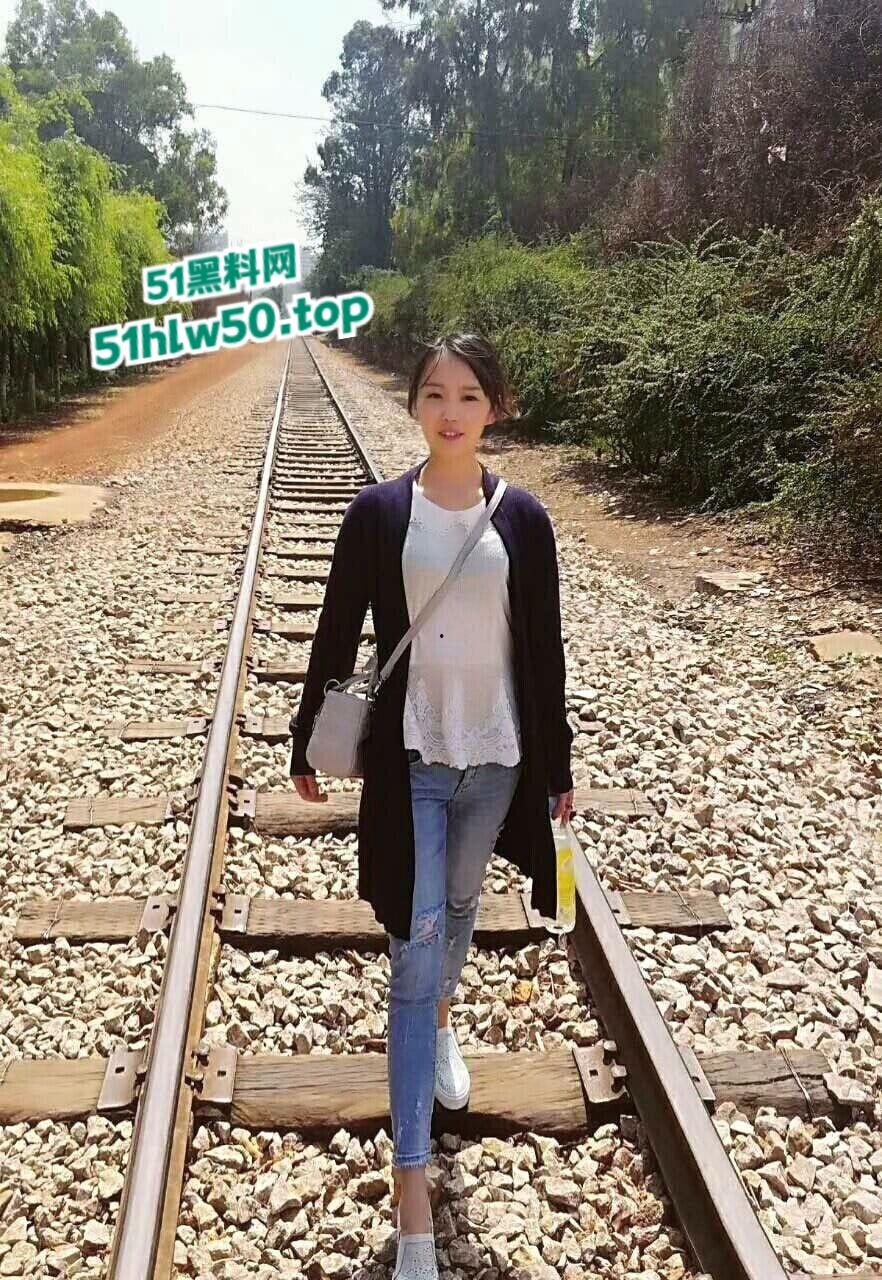 云南昆明汽车销售员【冰冰】淫荡人妻，淫乱视频惨遭情人泄密流出，黑丝骚穴特写！  第7张