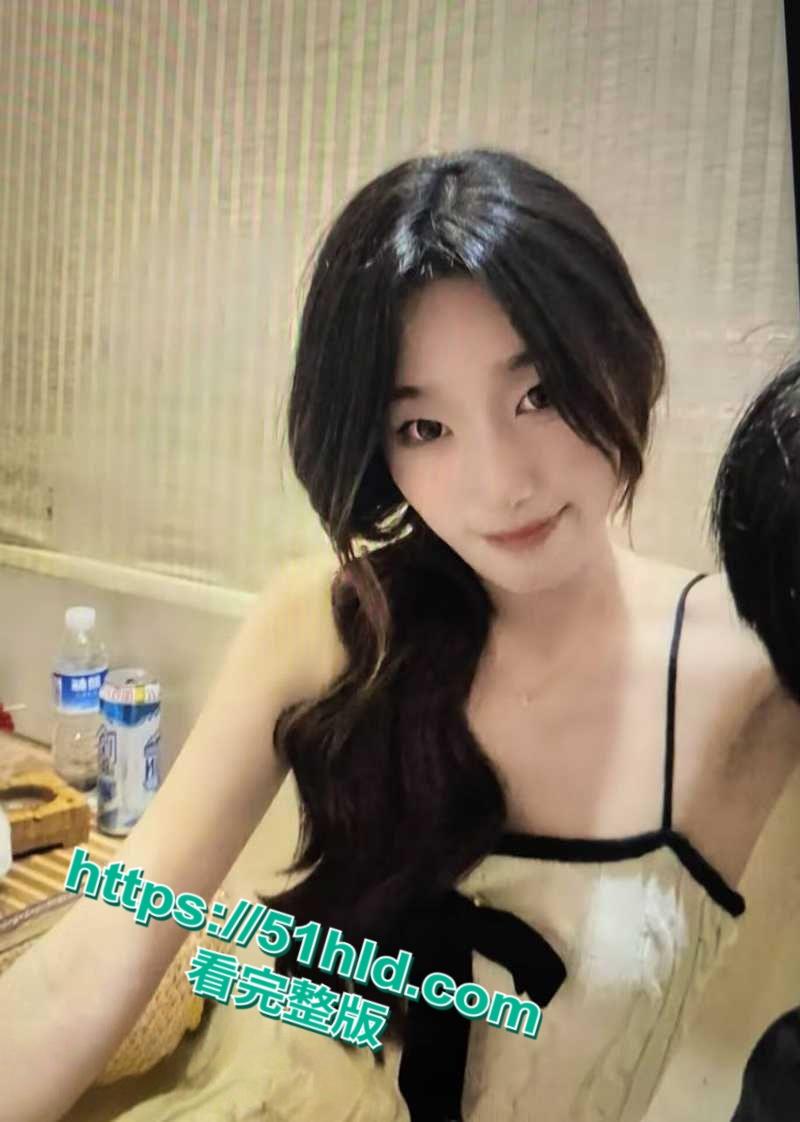 北漂小骚货【杨琪】为上位与老板激情缠绵，后入女上情趣装护士装视频惨遭泄露！  第3张