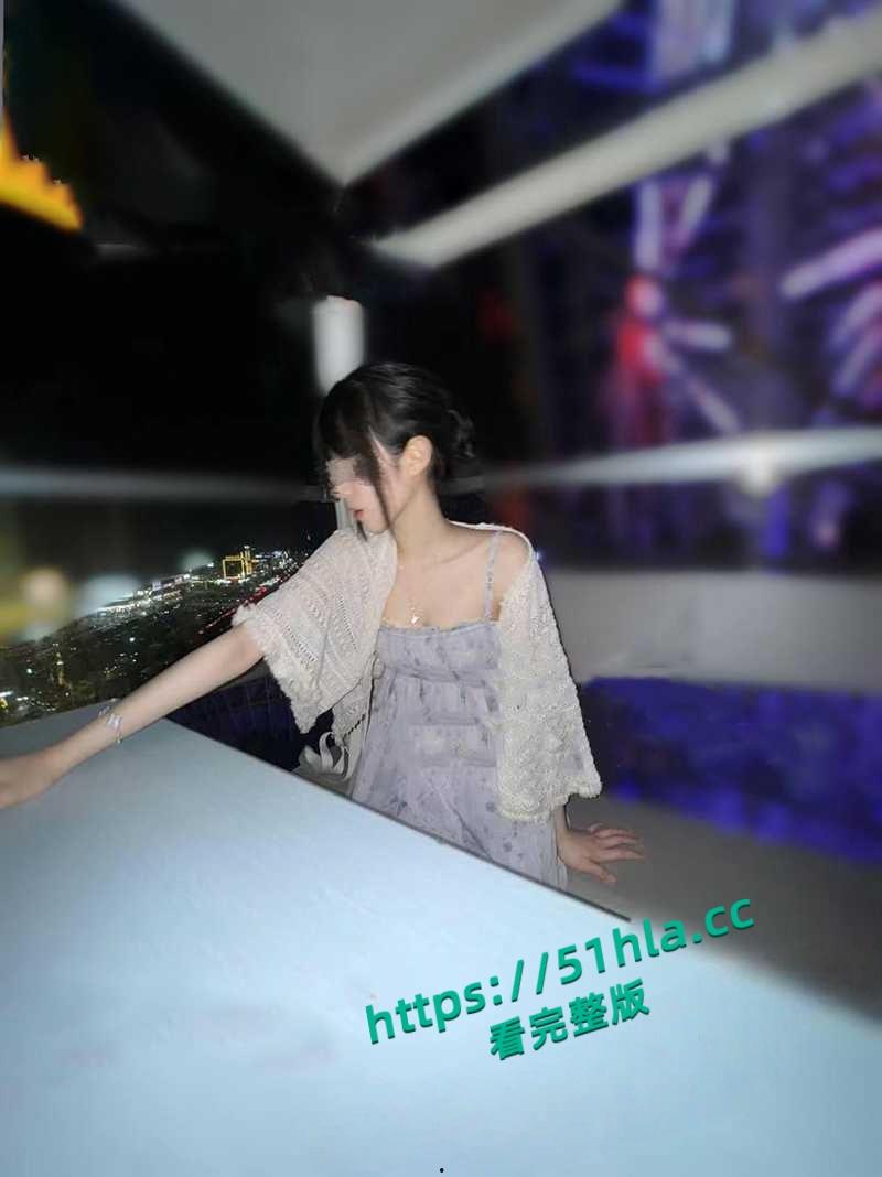 伦乱系列之亲妹妹，户外摩天轮上与妹妹激情性爱，各种姿势轮番上阵，操烂粉嫩白虎骚穴！  第1张