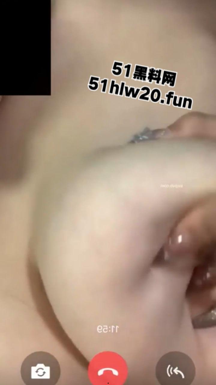 快手第一巨乳网红【小小翠翠花】线下大尺度一对一裸聊视频流出,饱满巨乳玩波推绝对爽! 第1张 快手第一巨乳网红【小小翠翠花】线下大尺度一对一裸聊视频流出,饱满巨乳玩波推绝对爽! 第1张