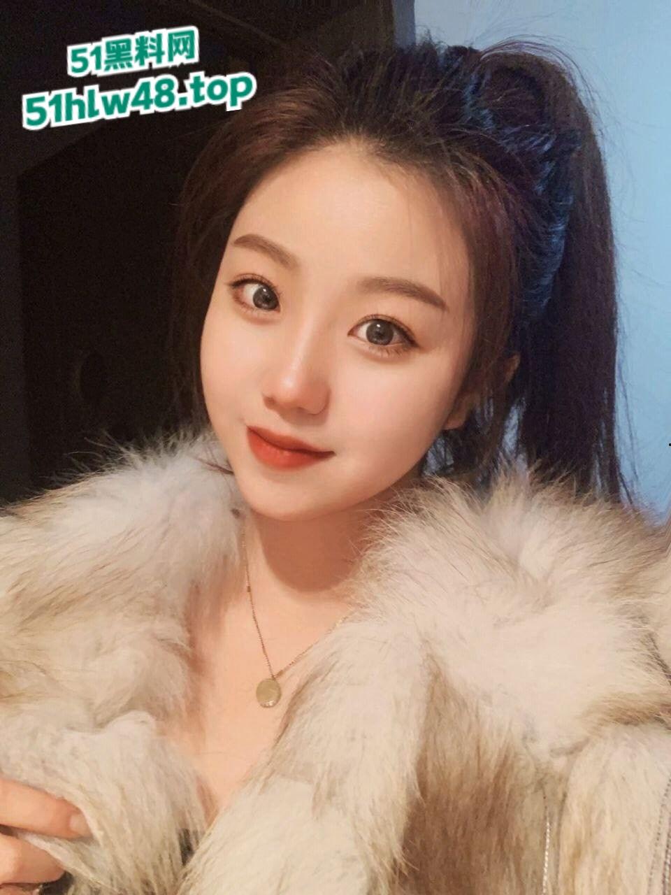 武汉大学音乐老师【张小岚】在学校楼道深喉口交浓精射满一嘴太刺激了! 第2张 武汉大学音乐老师【张小岚】在学校楼道深喉口交浓精射满一嘴太刺激了! 第2张