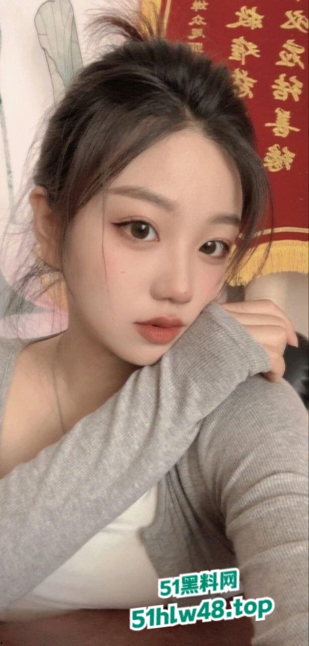 武汉大学音乐老师【张小岚】在学校楼道深喉口交浓精射满一嘴太刺激了! 第3张 武汉大学音乐老师【张小岚】在学校楼道深喉口交浓精射满一嘴太刺激了! 第3张