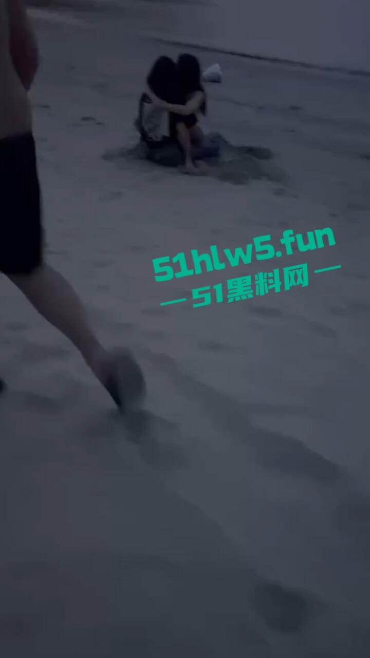 越南岘港仙沙港海滩,一对中国情侣在岘港仙沙港海滩骑乘做爱,现场公狗腰耸动激烈异常引发热议。 第1张 越南岘港仙沙港海滩,一对中国情侣在岘港仙沙港海滩骑乘做爱,现场公狗腰耸动激烈异常引发热议。 第1张