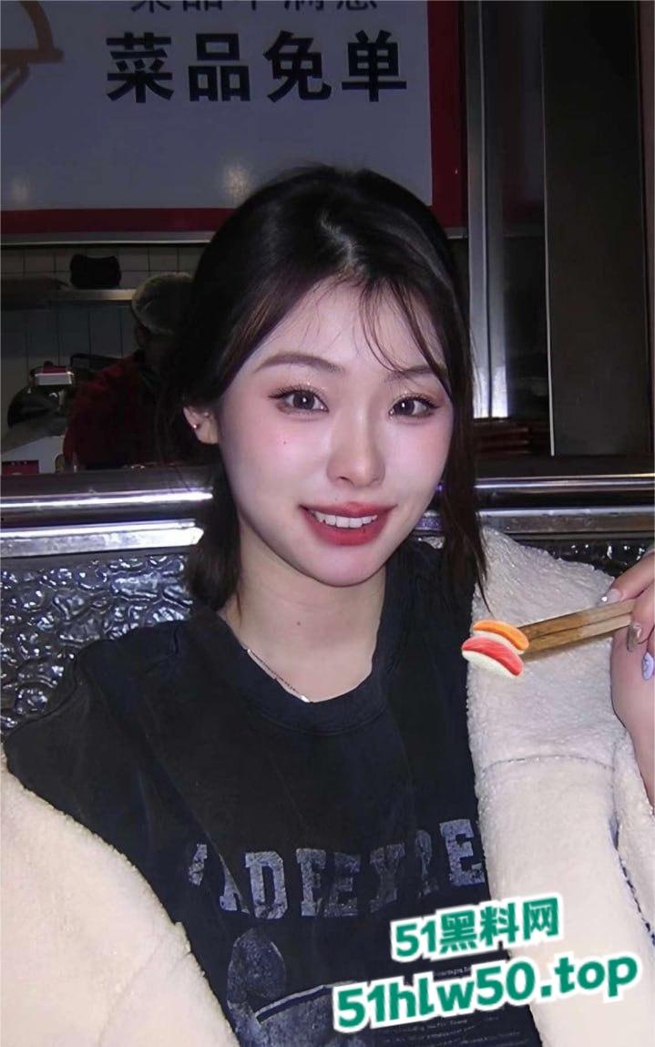 大连艺术学院反差女老师【周诗琦】妥妥肉便器，吞精内射母狗癖好属性全部集齐，前男友直接曝出狠料！  第8张