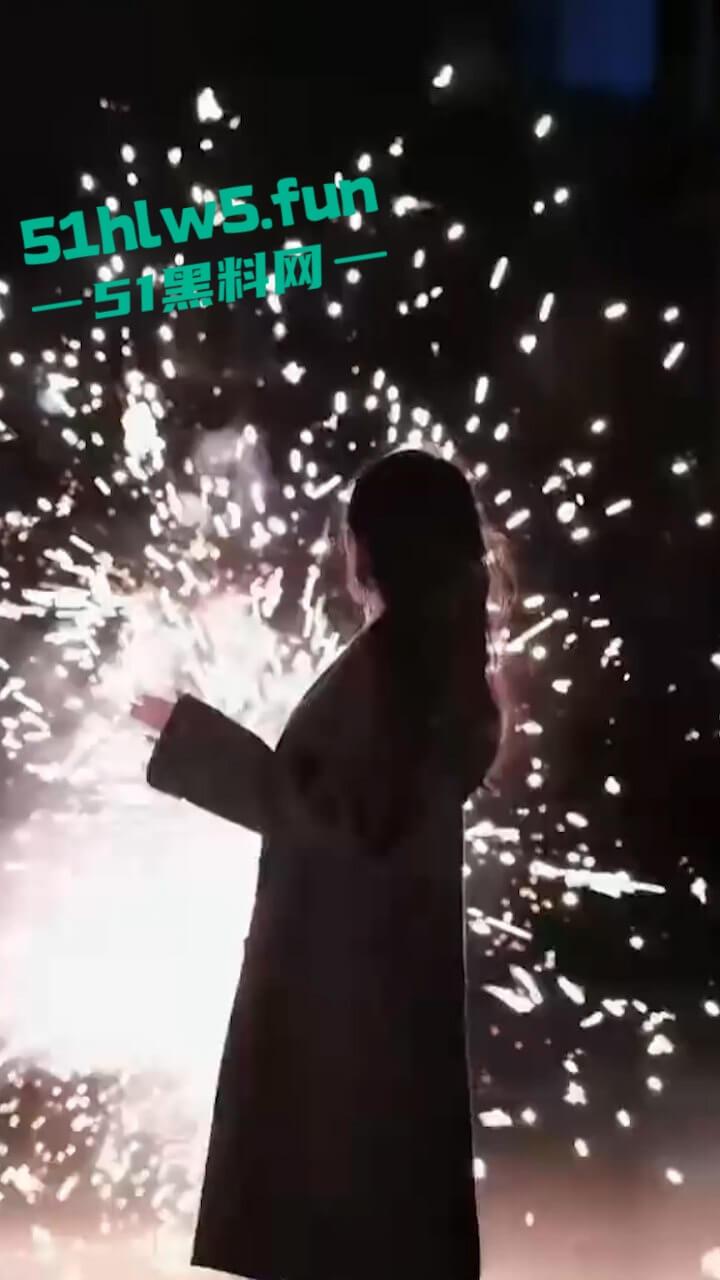 广州工商学院【谭梓柔】与男友性爱视频流出,花式玩弄性感尤物后入骑乘浪叫不止。 第4张 广州工商学院【谭梓柔】与男友性爱视频流出,花式玩弄性感尤物后入骑乘浪叫不止。 第4张