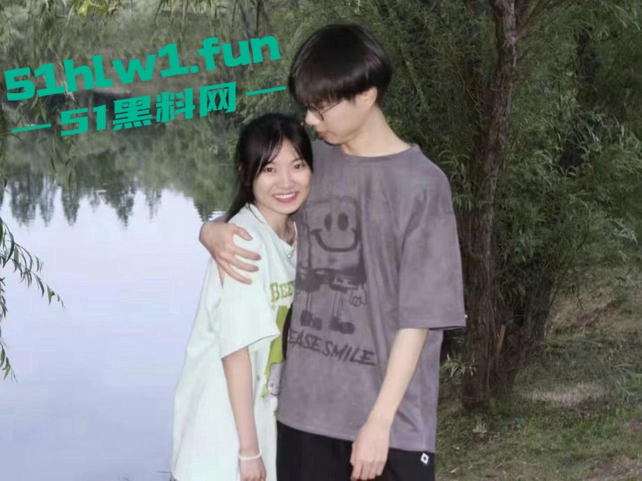 贵州财经商务英语大一妹子【常雪】私密视频流出，清纯外表反差巨大，这骚操作真没看出来！  第6张