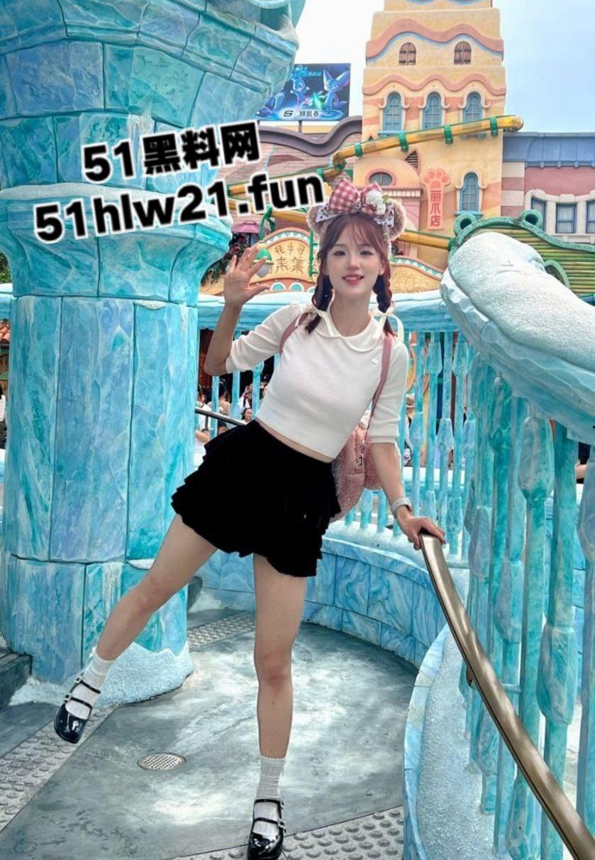 网约高颜值合肥女大【陆玲玲】聊天三句就上床送炮，黑肥松得像麻袋似还假装高潮。  第2张