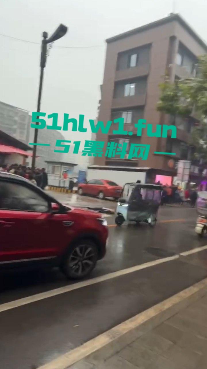 四川蓬安已婚女子装单身骗财骗爱被上头男持刀捅死,原配老公惨遭连坐一家归西。 第1张 四川蓬安已婚女子装单身骗财骗爱被上头男持刀捅死,原配老公惨遭连坐一家归西。 第1张