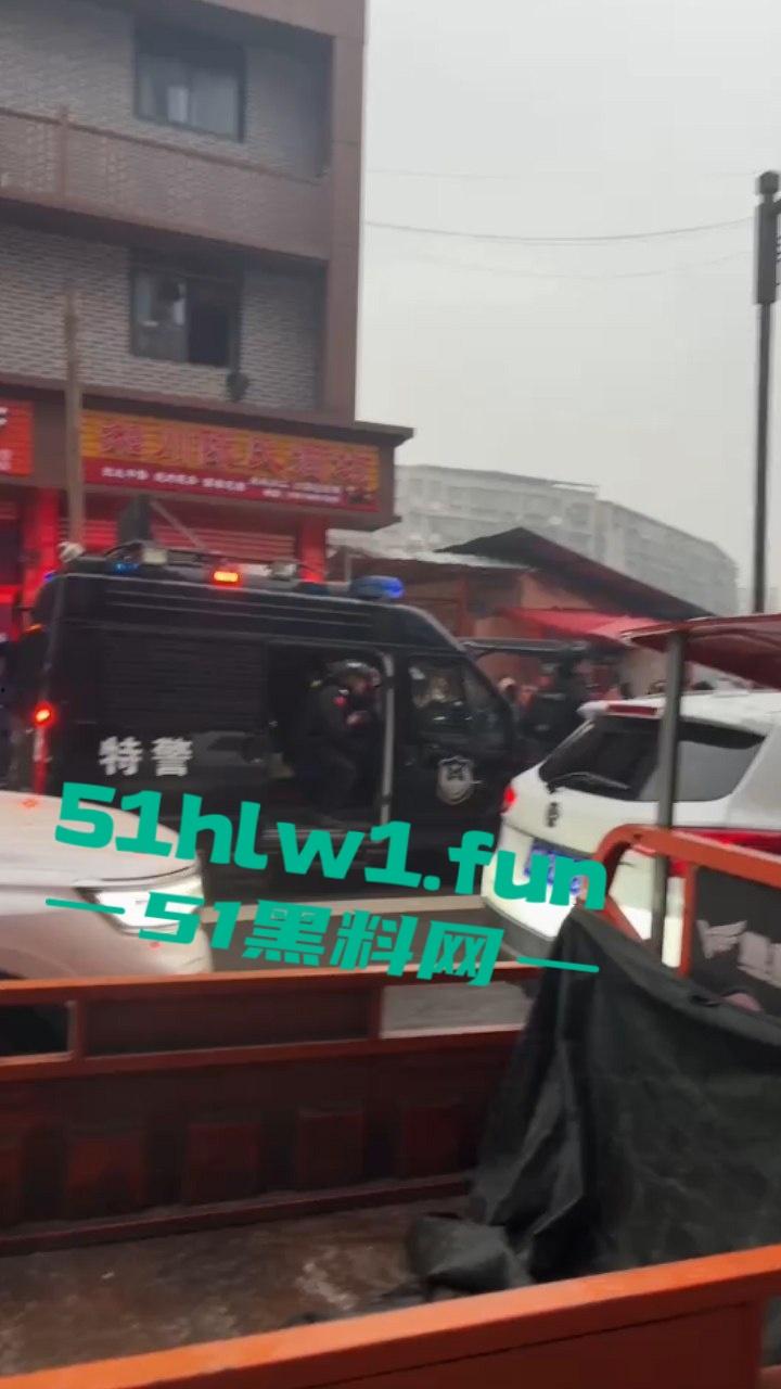 四川蓬安已婚女子装单身骗财骗爱被上头男持刀捅死,原配老公惨遭连坐一家归西。 第2张 四川蓬安已婚女子装单身骗财骗爱被上头男持刀捅死,原配老公惨遭连坐一家归西。 第2张