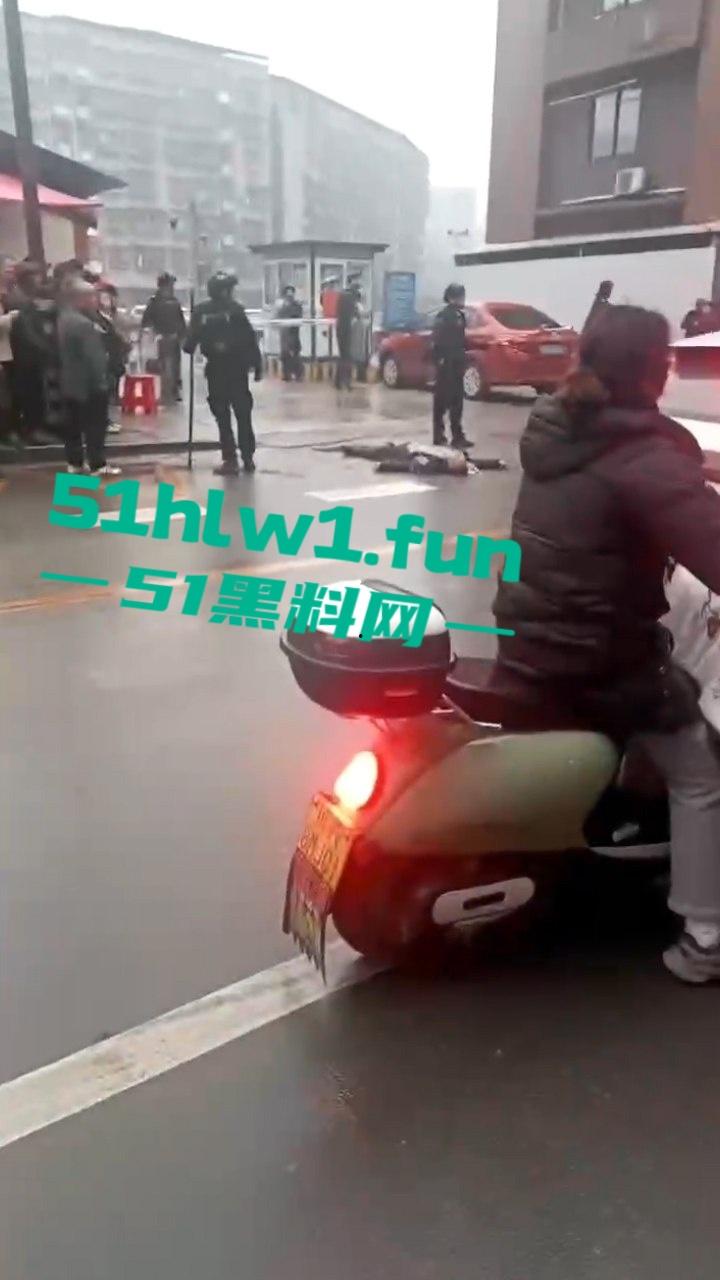 四川蓬安已婚女子装单身骗财骗爱被上头男持刀捅死,原配老公惨遭连坐一家归西。 第4张 四川蓬安已婚女子装单身骗财骗爱被上头男持刀捅死,原配老公惨遭连坐一家归西。 第4张