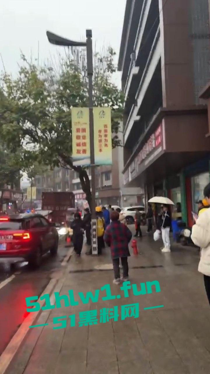 四川蓬安已婚女子装单身骗财骗爱被上头男持刀捅死,原配老公惨遭连坐一家归西。 第7张 四川蓬安已婚女子装单身骗财骗爱被上头男持刀捅死,原配老公惨遭连坐一家归西。 第7张