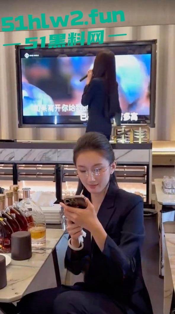 职业装KTV行政小妹你看了吗，带你领略当下最流行的顶级颜值陪酒小妹跪式服务包你满意！  第6张