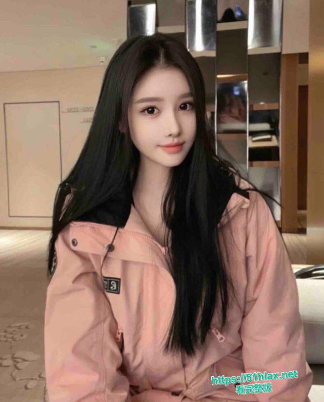 昆明理工大学系花李梦静家中最新私密视频泄密:跪地深喉吸吮肉棒口爆吞精,床上无套爆操骚穴激情颜射! 第4张 昆明理工大学系花李梦静家中最新私密视频泄密:跪地深喉吸吮肉棒口爆吞精,床上无套爆操骚穴激情颜射! 第4张