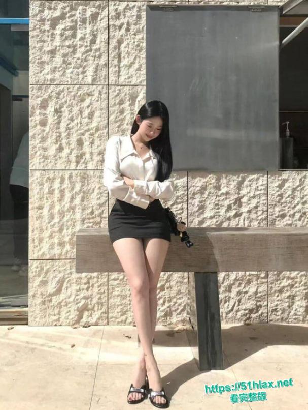 昆明理工大学系花李梦静家中最新私密视频泄密:跪地深喉吸吮肉棒口爆吞精,床上无套爆操骚穴激情颜射! 第8张 昆明理工大学系花李梦静家中最新私密视频泄密:跪地深喉吸吮肉棒口爆吞精,床上无套爆操骚穴激情颜射! 第8张