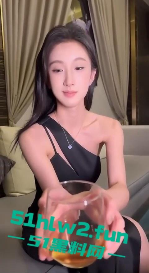 职业装KTV行政小妹你看了吗，带你领略当下最流行的顶级颜值陪酒小妹跪式服务包你满意！  第9张