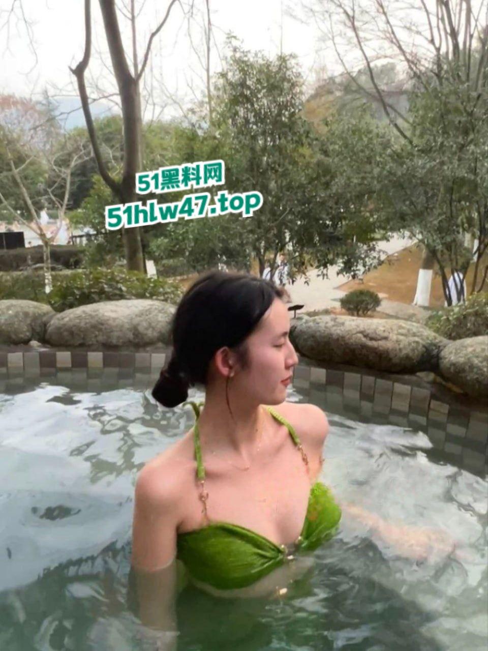 武汉大学计算机院,美女辅导员【徐曦】竟然偷偷直播玩擦边还私下裸聊约炮被学生发现后曝光。 第4张 武汉大学计算机院,美女辅导员【徐曦】竟然偷偷直播玩擦边还私下裸聊约炮被学生发现后曝光。 第4张