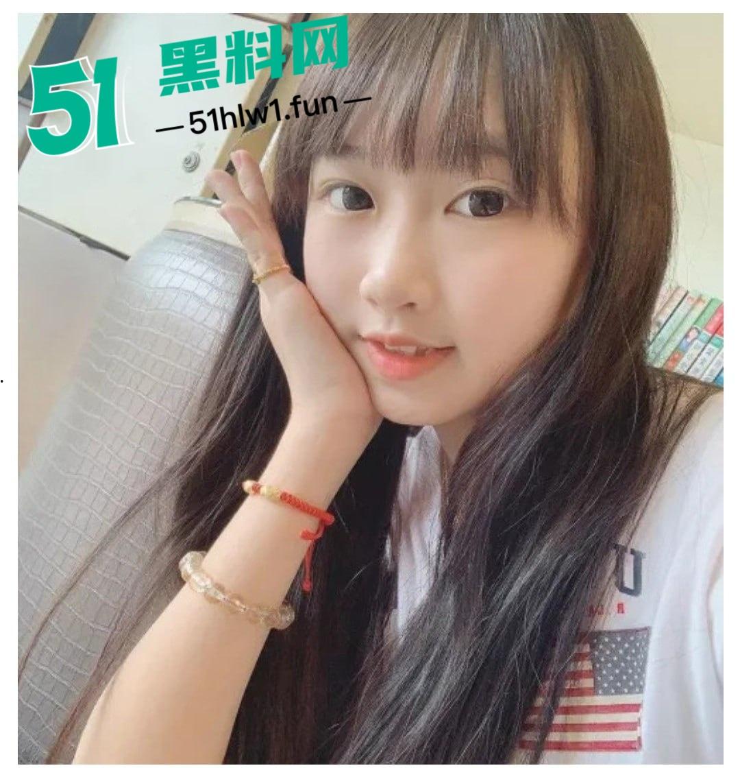 辽宁大学母狗【陈莹】大奶肥臀骚母狗,平时打扮起来还挺耐看的,但骚劲全校第一 出名的校园公交车做爱视频流出。 第5张 辽宁大学母狗【陈莹】大奶肥臀骚母狗,平时打扮起来还挺耐看的,但骚劲全校第一 出名的校园公交车做爱视频流出。 第5张