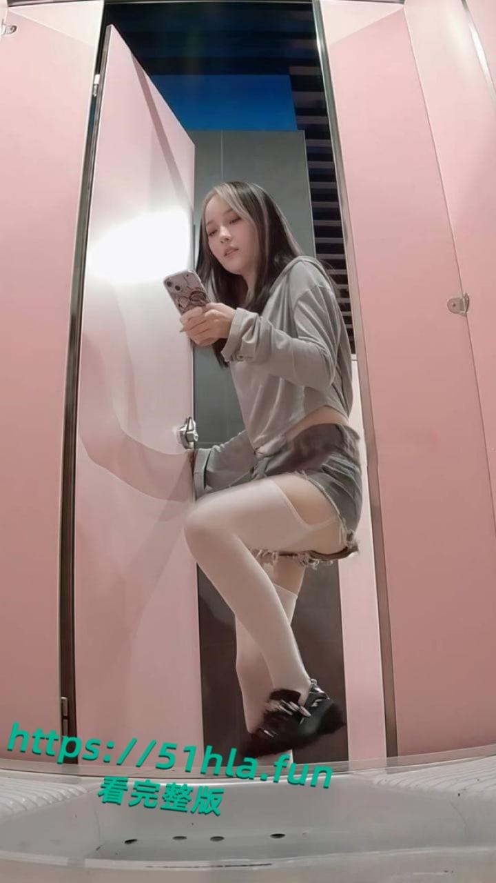 精选女厕偷拍,各类型高颜值小姐姐露脸放尿,脸穴同框特写翘臀白虎一线天全曝光! 第1张 精选女厕偷拍,各类型高颜值小姐姐露脸放尿,脸穴同框特写翘臀白虎一线天全曝光! 第1张