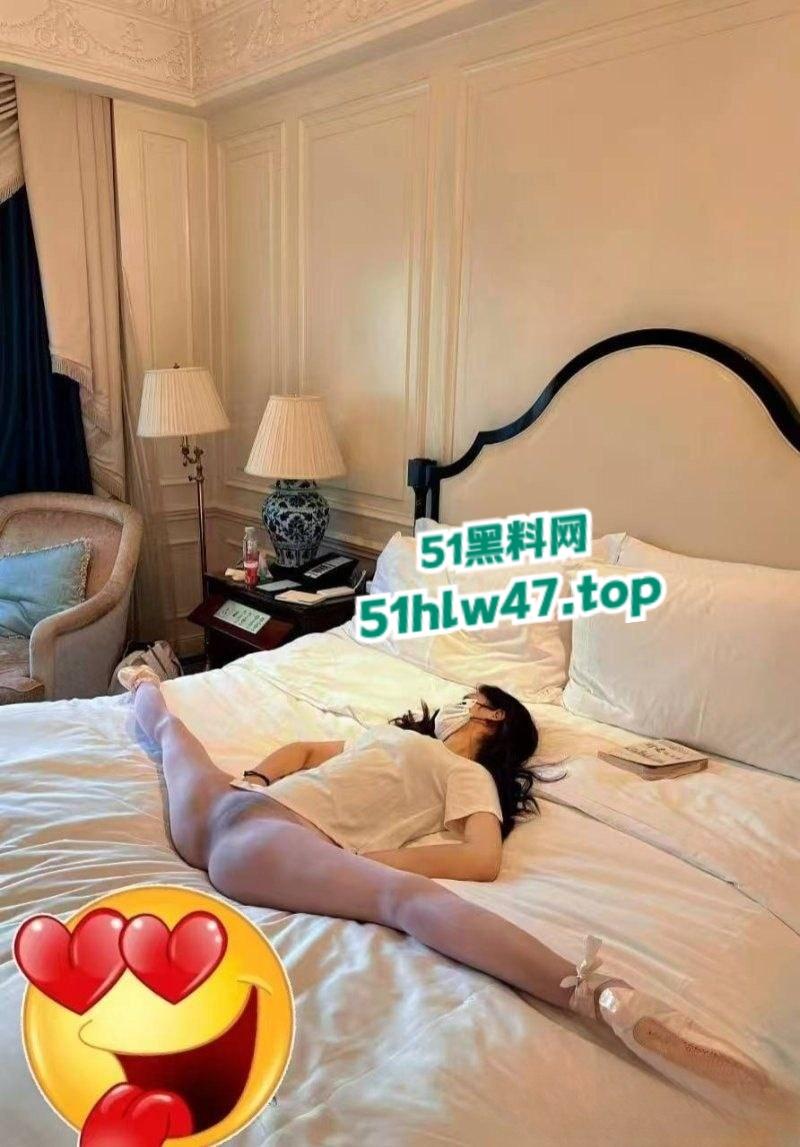 四川大学锦江学院，舞蹈系的校花【罗钰爽】完美身材人间尤物，一字马展示完美酮体。  第8张