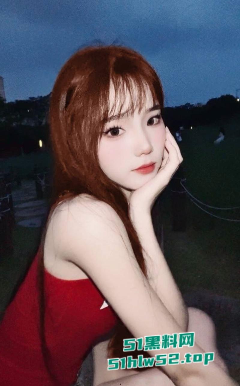 陌陌勾搭极品女神，酒店约炮吃鸡视频曝光，口交深喉技术娴熟媚眼含情勾魂十足！  第3张