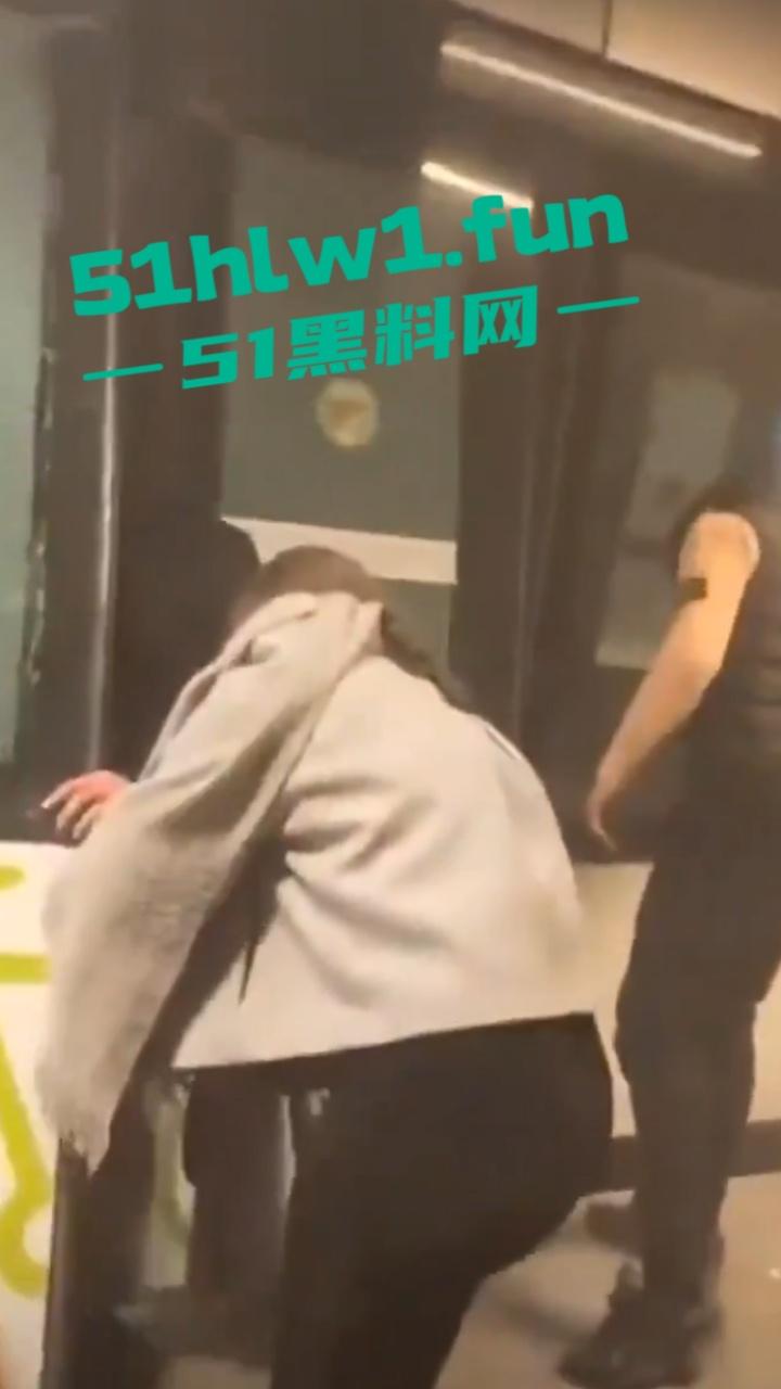 法国特拉斯堡 有轨电车相撞事件 现场烟雾弥漫 受伤人数高达50多人 事故原因已进行调查 目前排除人为因素 第8张 法国特拉斯堡 有轨电车相撞事件 现场烟雾弥漫 受伤人数高达50多人 事故原因已进行调查 目前排除人为因素 第8张