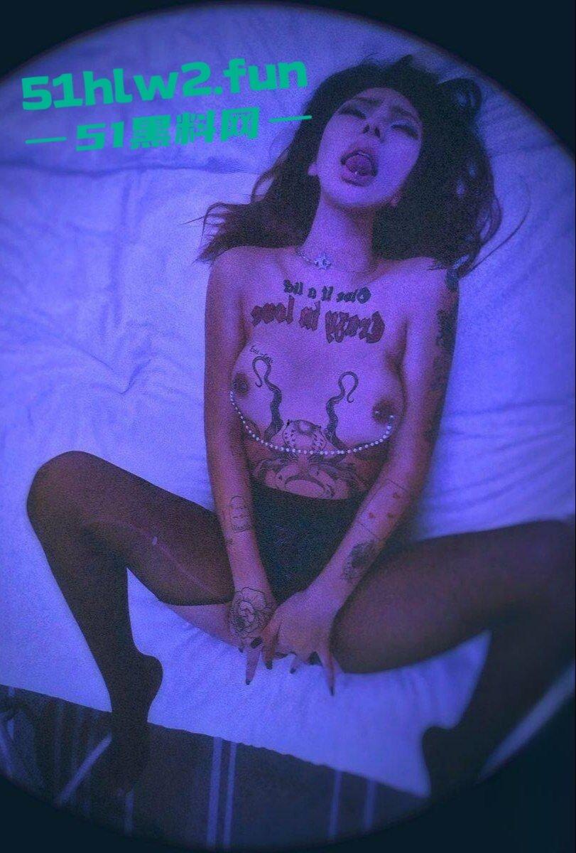 成都刺青母狗【HighSchoolGirls】身材超性感辣妹。巨乳肥臀身材火辣自慰做爱私拍流出。  第6张