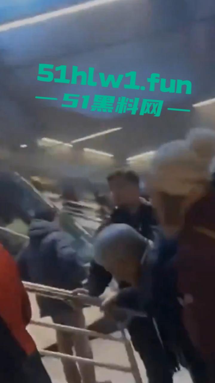 法国特拉斯堡 有轨电车相撞事件 现场烟雾弥漫 受伤人数高达50多人 事故原因已进行调查 目前排除人为因素 第10张 法国特拉斯堡 有轨电车相撞事件 现场烟雾弥漫 受伤人数高达50多人 事故原因已进行调查 目前排除人为因素 第10张