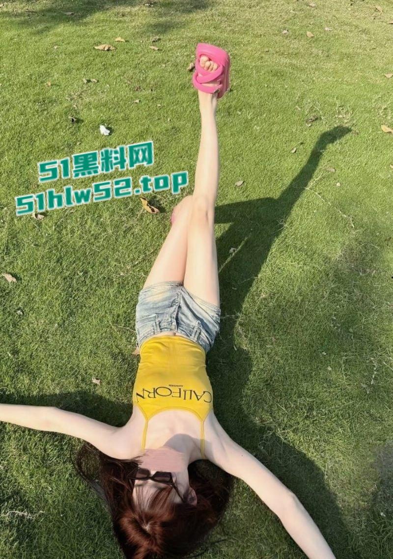 陌陌勾搭极品女神，酒店约炮吃鸡视频曝光，口交深喉技术娴熟媚眼含情勾魂十足！  第6张