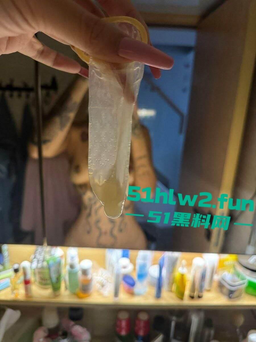 成都刺青母狗【HighSchoolGirls】身材超性感辣妹。巨乳肥臀身材火辣自慰做爱私拍流出。  第9张