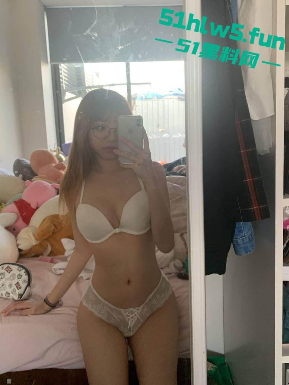 顶级身材母狗【黄乐婷】早期调教视图流出,绝美颜值性感尤物,婚后被金主曝光。 第13张 顶级身材母狗【黄乐婷】早期调教视图流出,绝美颜值性感尤物,婚后被金主曝光。 第13张