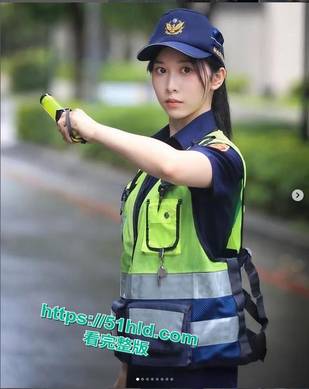 网红女警【曾羽榛】被男友偷拍性爱视频，并发到网上高价售卖，巨乳尤物床上淫荡姿态火爆全网！  第7张