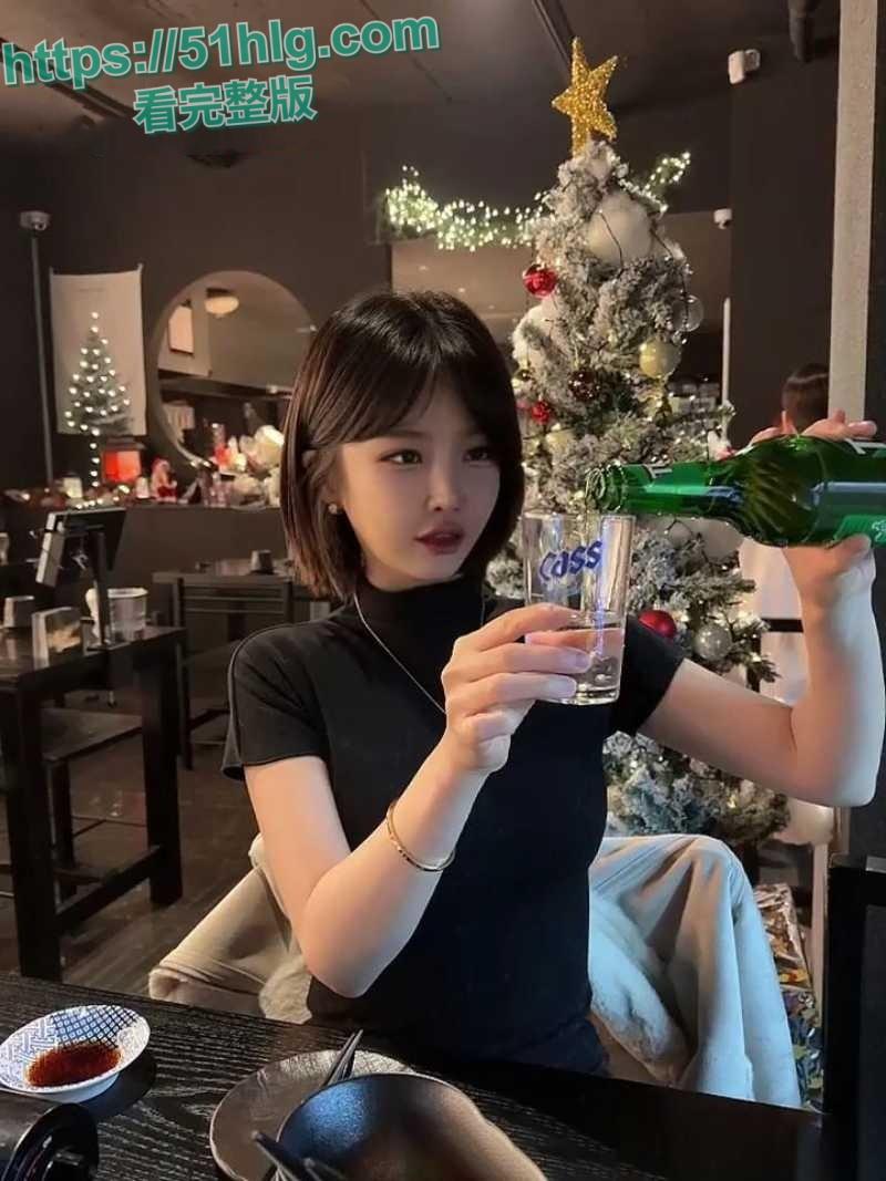 韩国财阀名媛【韩善月】KTV狂欢派对!火辣少妇被后入内射,极致淫乱的现场让人咋舌 第1张 韩国财阀名媛【韩善月】KTV狂欢派对!火辣少妇被后入内射,极致淫乱的现场让人咋舌 第1张