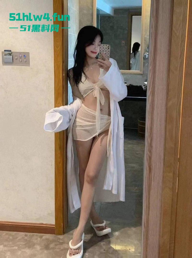 杭州大学班花【梁洛奇】酒后失身，被同学带到酒店扒奶脱裤无情暴操，视频传遍朋友圈。  第6张