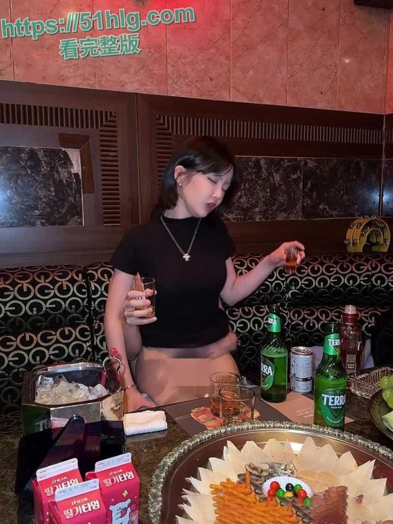 韩国财阀名媛【韩善月】KTV狂欢派对!火辣少妇被后入内射,极致淫乱的现场让人咋舌 第7张 韩国财阀名媛【韩善月】KTV狂欢派对!火辣少妇被后入内射,极致淫乱的现场让人咋舌 第7张