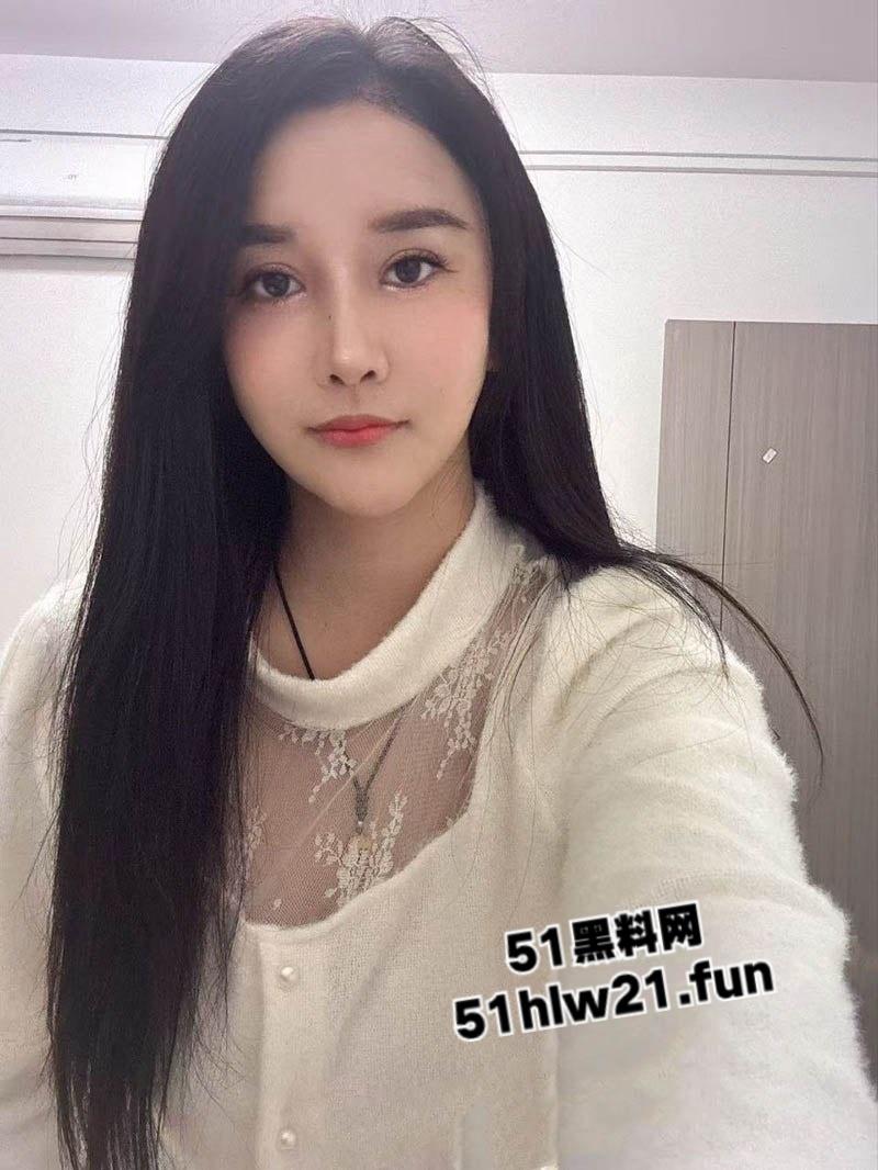 上海反差人妻【叶沐晓】高颜值性感反差骚妇,背着老公偷情出轨彻底堕落成炮友的极品母狗! 第2张 上海反差人妻【叶沐晓】高颜值性感反差骚妇,背着老公偷情出轨彻底堕落成炮友的极品母狗! 第2张