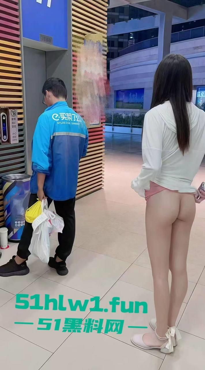 人间水蜜桃天然吸精器,骚鸡自带极品美臀随时随地开门迎炮,最后这个屁股杀伤力真大。 第9张 人间水蜜桃天然吸精器,骚鸡自带极品美臀随时随地开门迎炮,最后这个屁股杀伤力真大。 第9张